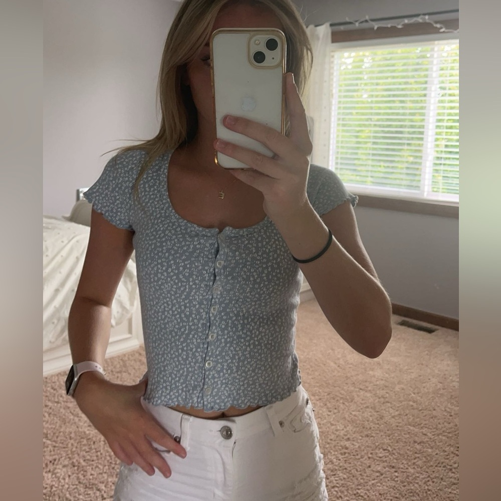 Brandy Melville Zelly top